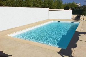 Construction piscine à Apt avec piscinistes, matériel de piscine, équipement, robots et accessoires, mobilier extérieur et décoration maison